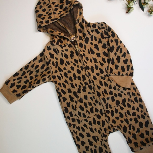 Leopard Print Hoodie Style Zip Up Romper - Picture 4 of 8